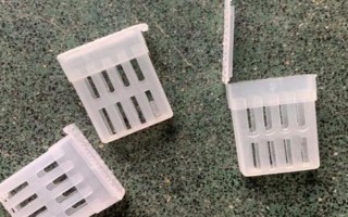 囚王籠的作用，可用來介入新蜂王、限制蜂王產(chǎn)卵等