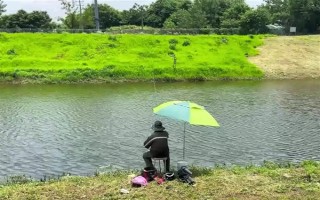 釣鰱鳙的技巧，釣位要選擇順風(fēng)或偏風(fēng)的地方