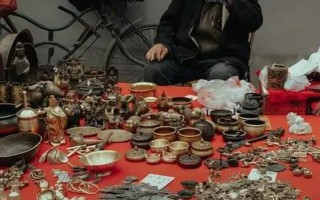 幾百元本錢(qián)擺地?cái)傎u(mài)什么，可選擇賣(mài)服裝鞋襪、賣(mài)水果等