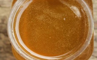 正宗荔枝蜂蜜的價(jià)格，一般30-50元一斤