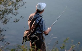 冬天釣鳊魚是釣底還是釣浮，釣底是主流
