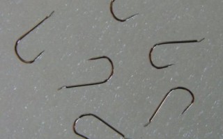 釣鳊魚適合用幾號鉤，根據(jù)魚情、水情和季節(jié)選用