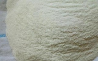 拉絲粉怎么制作以及要注意什么，對高筋面粉加水反復(fù)揉搓、曬干后打成細(xì)粉即可