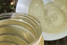 假蜂蜜有什么特點(diǎn)，主要有水白色、琥珀色、淺琥珀色等7種顏色