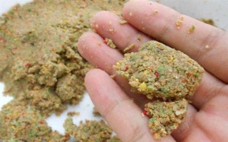 野釣黃尾魚適合用什么餌料，腥味型、麩香型、酒香型均可使用